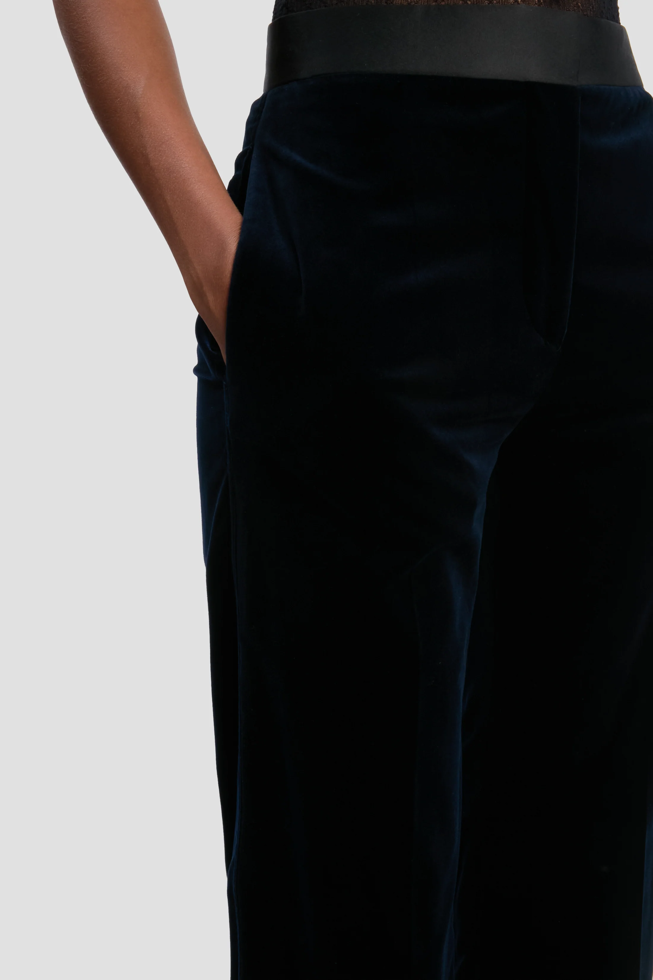 Alina Trouser In Midnight Velvet - Image 3