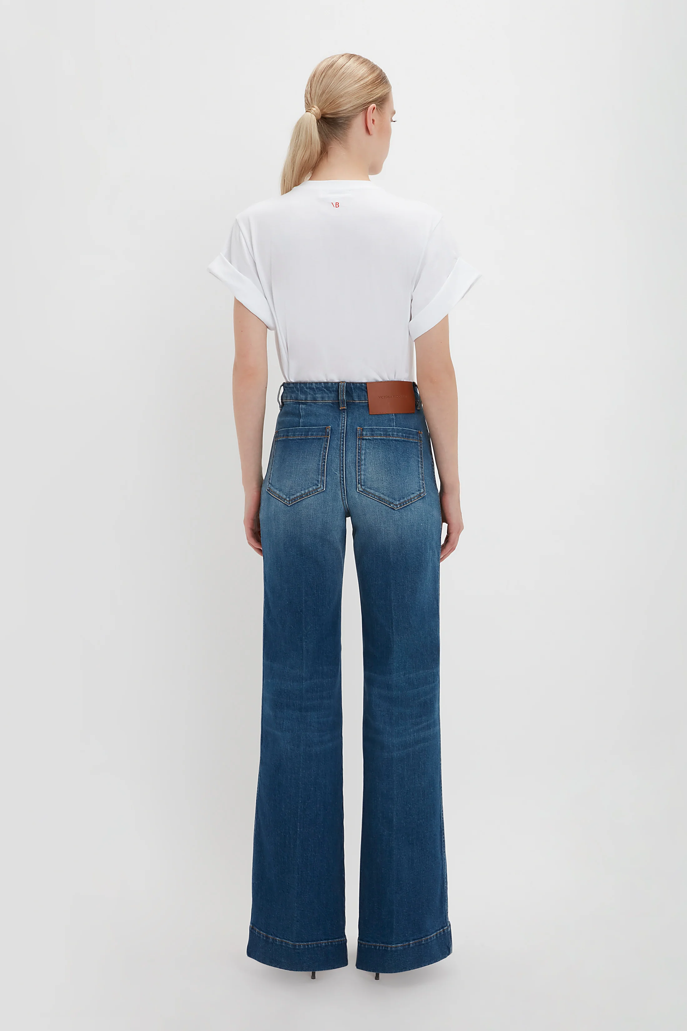 Tilly T-Shirt In White - Image 3
